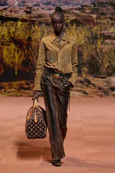 Look 14